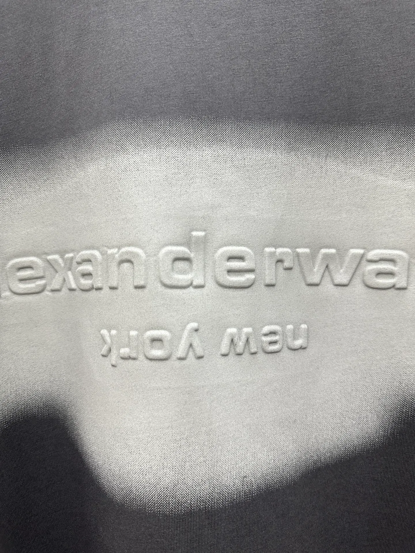 alexanderwang/ T 2026ss Series New Arrival T、 Gray ， ， logo “NEW YORK” ，logo ， ， oversize ， ， ， ， 。 ， ， ， 100% ， alexanderwang halo Series ， ， “ + ” 。 Sizes：S、M、L、XL、